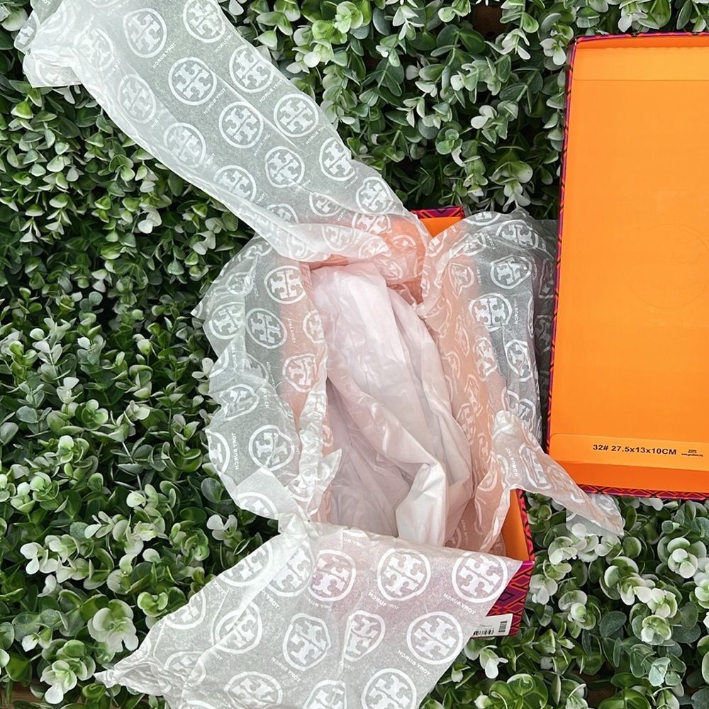 Tory Burch Shoe Box with Tissue Paper Gift Box / Decor - Picture 2 of 12